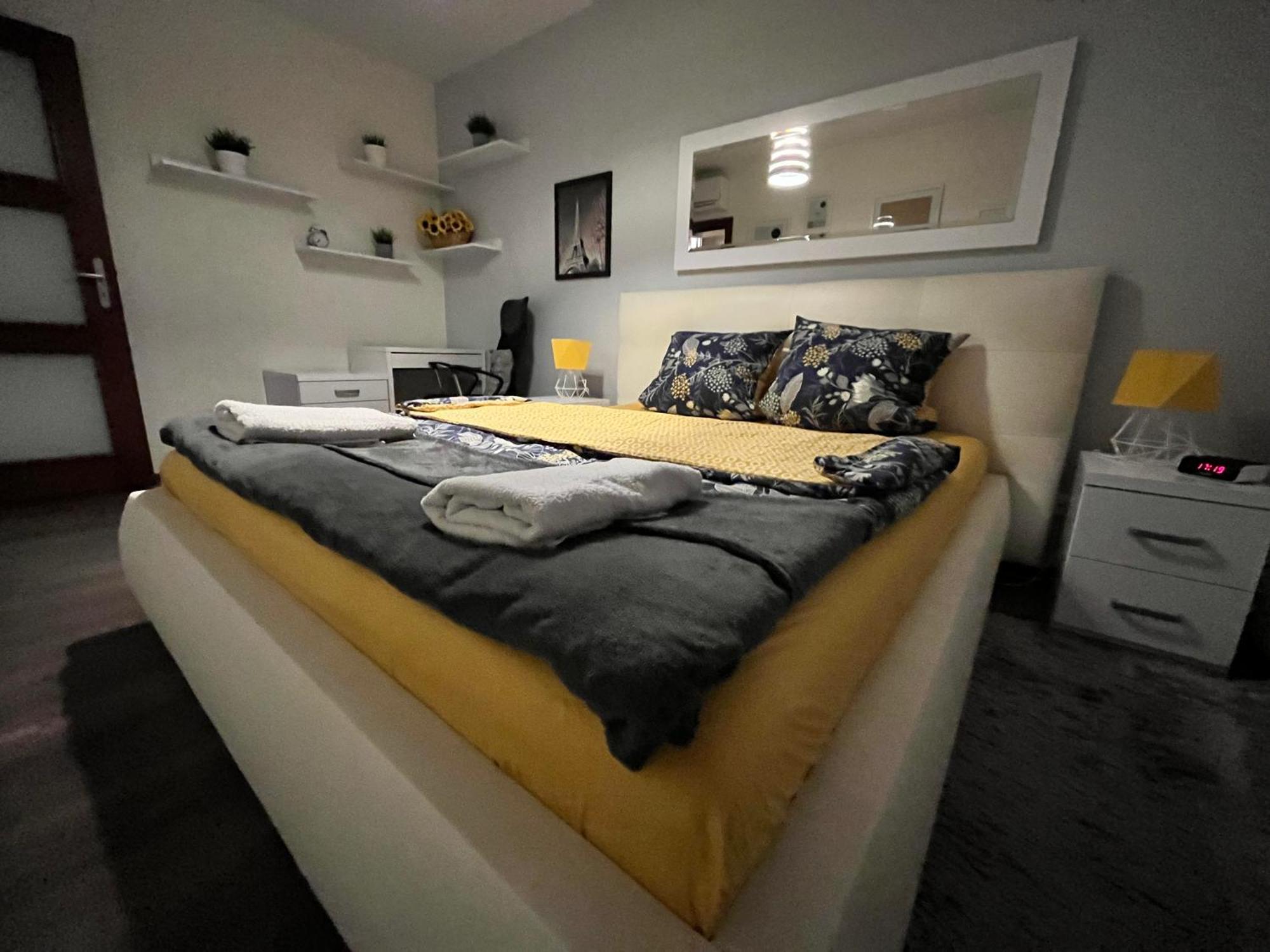 Cracow Stay Premium Apartments Free Parking - 3 X Room - 3 X Aircondition คราคูฟ ภายนอก รูปภาพ